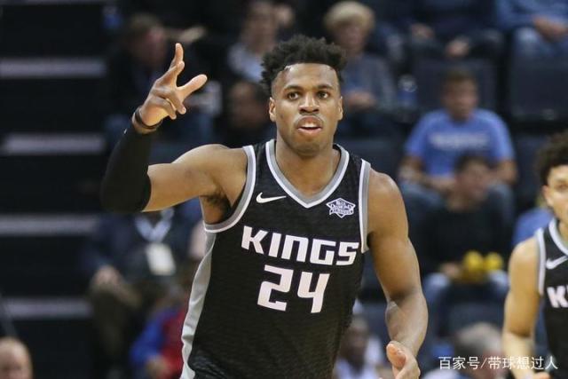 NBA官方：杰伦·布朗因抢七失利后在直播中批评裁判被罚5万美元